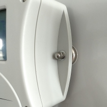 Holder for mounting the COMET Transmitter on magnetic surfaces